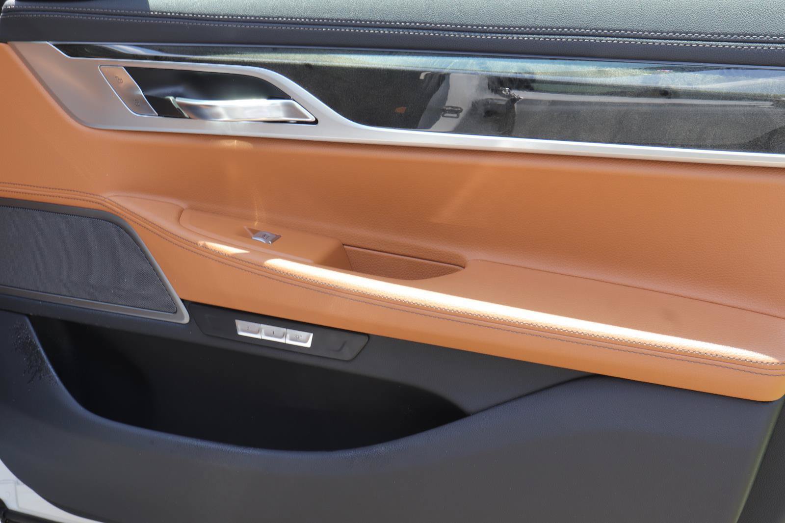 Used 2018 BMW 750i RWD image 15