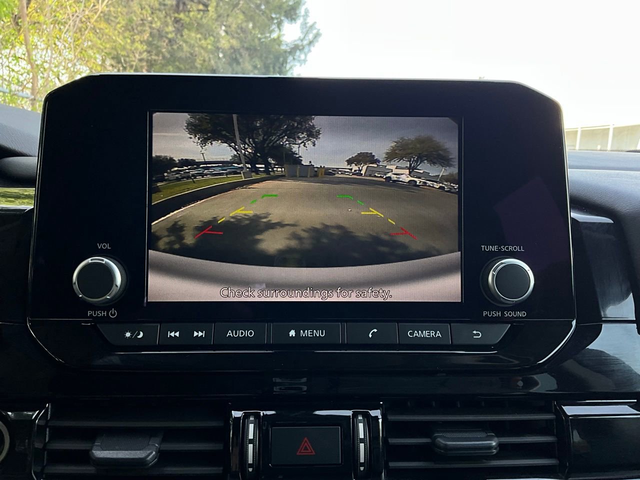 Used 2024 Nissan Pathfinder SV image 33