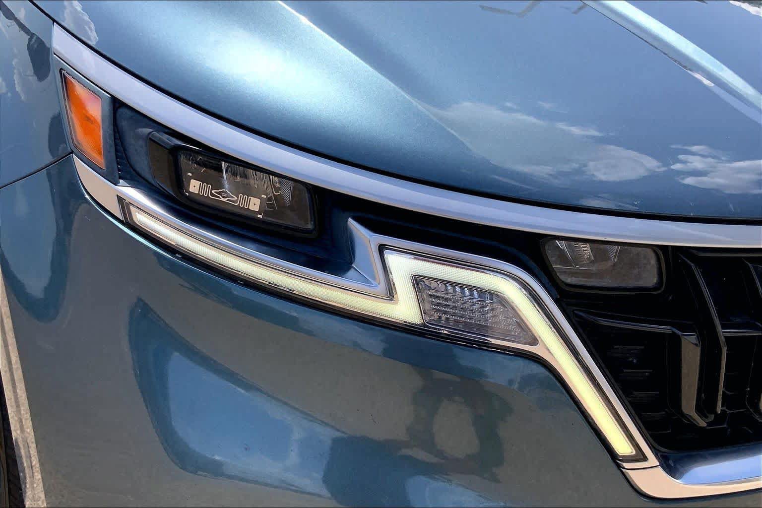Used 2022 Kia Carnival EX FWD image 36