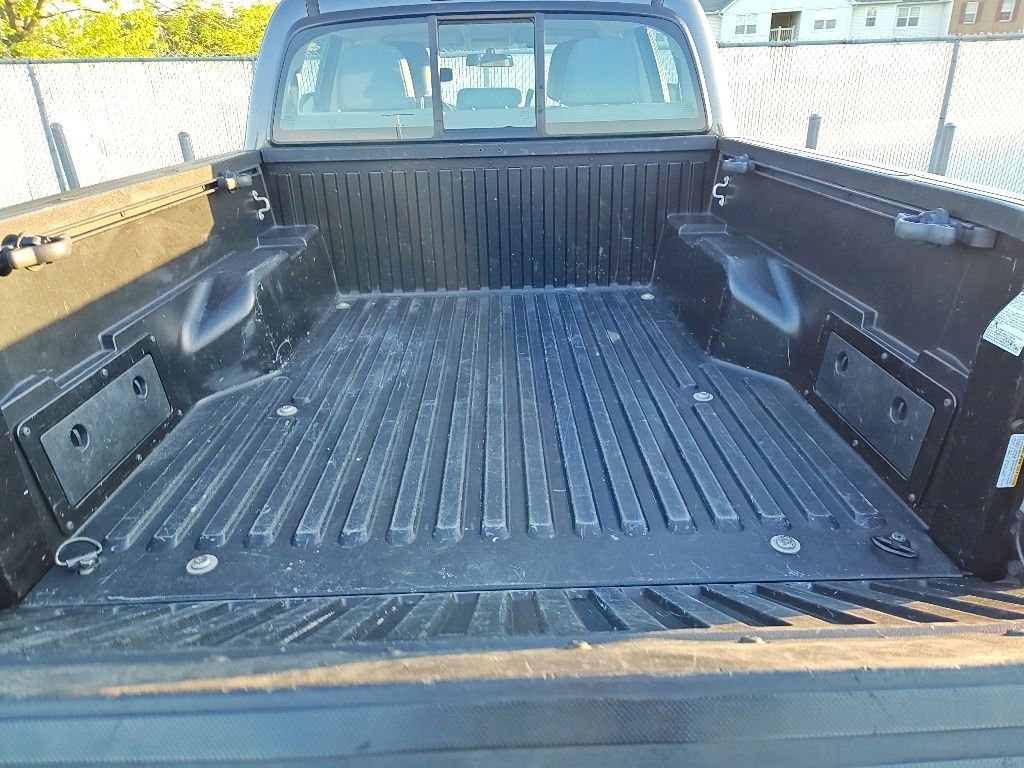 Used 2017 Toyota Tacoma SR w/ Tow Package AWD/4WD image 5