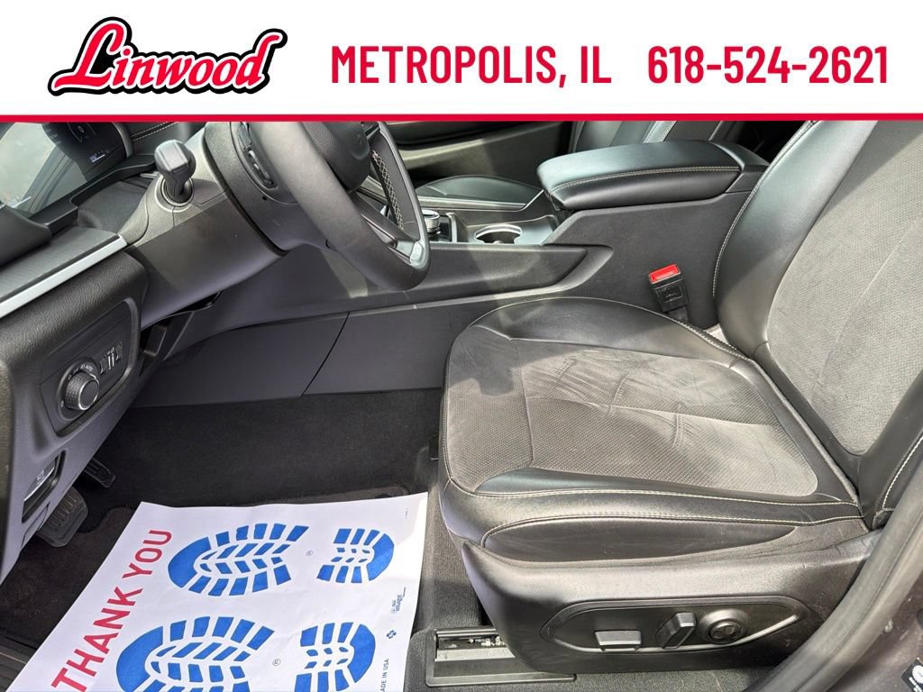 Used 2024 Jeep Grand Cherokee L Laredo AWD/4WD image 17