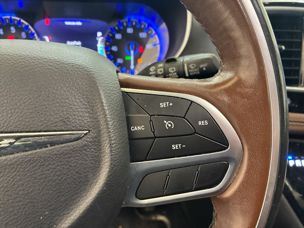 Used 2019 Chrysler Pacifica Limited FWD image 18