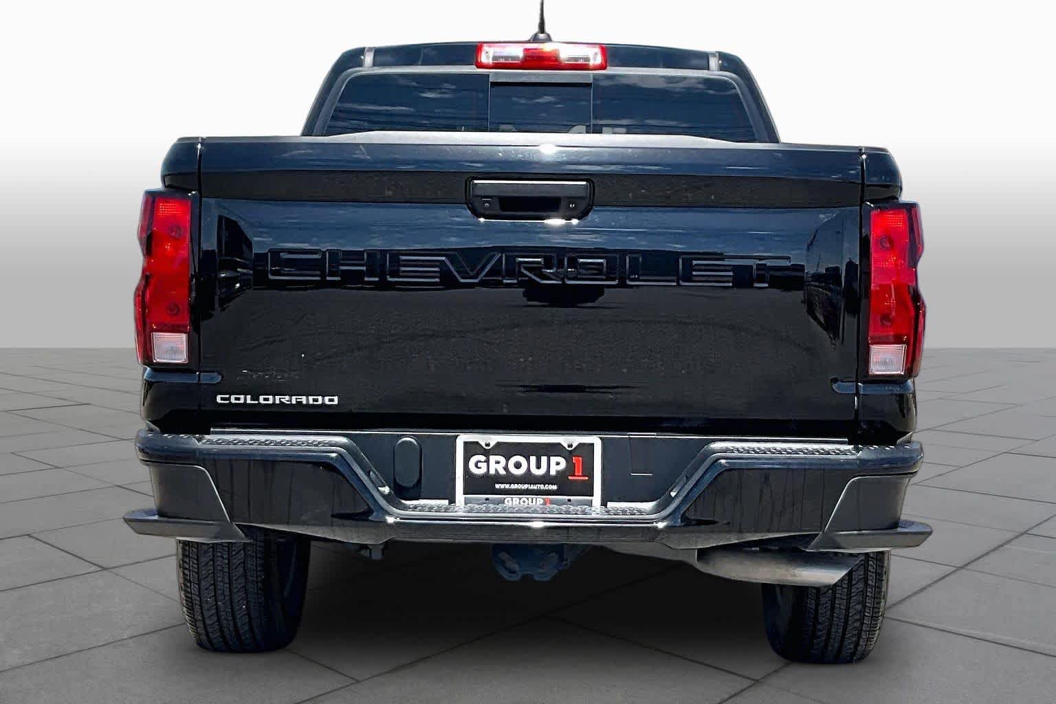 Used 2024 Chevrolet Colorado W/T w/ WT Convenience Package II RWD image 5