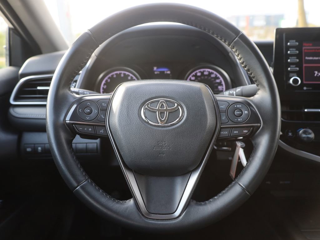 Used 2024 Toyota Camry SE image 32