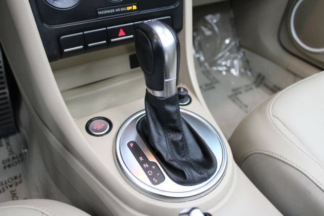 Used 2013 Volkswagen Beetle 2.0T FWD image 15