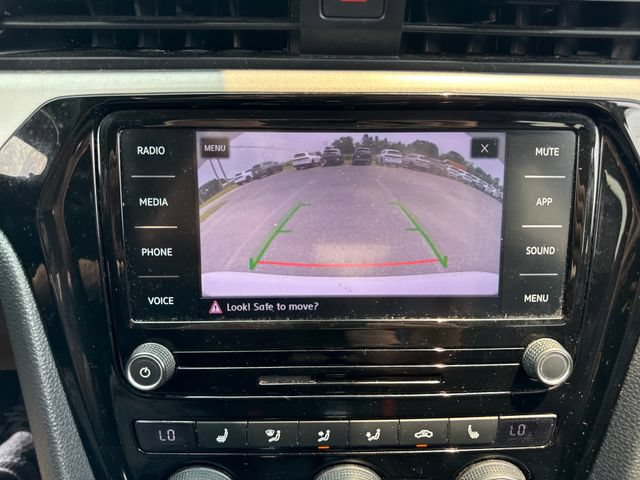 Used 2020 Volkswagen Passat 2.0T SE FWD image 28