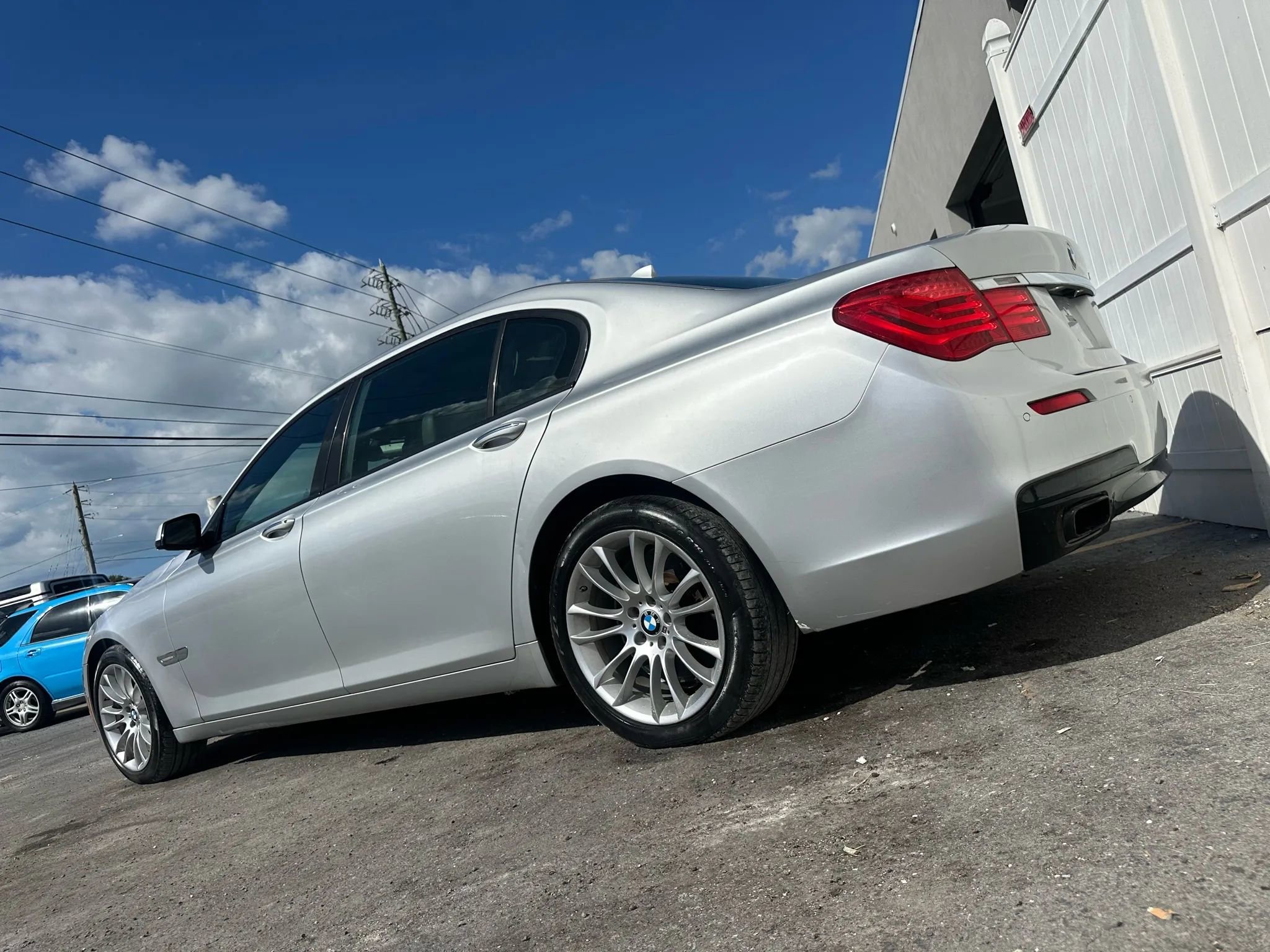 Used 2012 BMW 750Li image 3