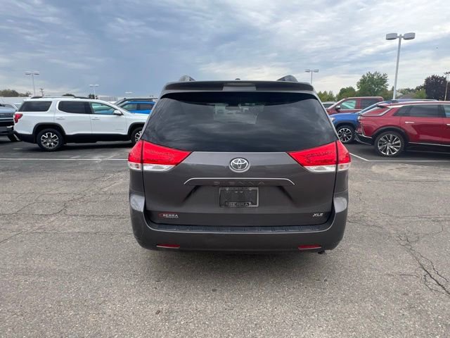 Used 2011 Toyota Sienna XLE w/ Entertainment Pkg FWD image 4