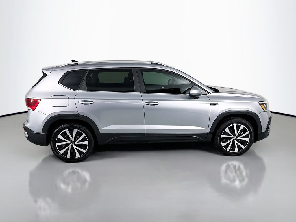 Used 2023 Volkswagen Taos SE AWD/4WD image 8