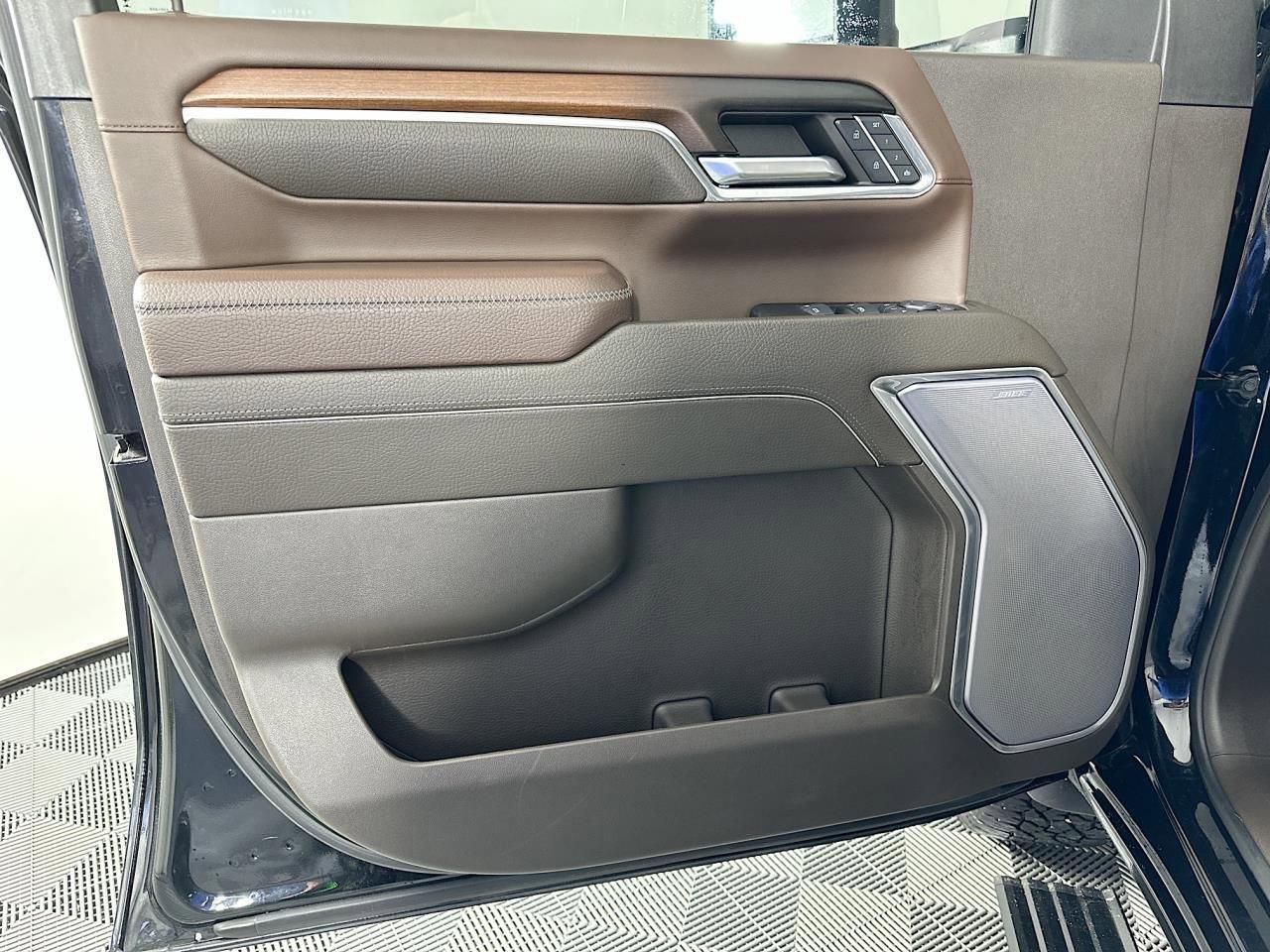 Used 2024 GMC Sierra 3500 Denali w/ Denali Reserve Package image 34