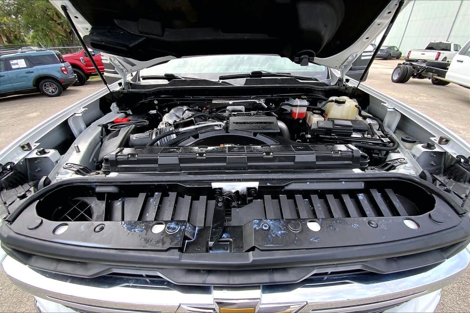 Used 2024 Chevrolet Silverado 2500 LT AWD/4WD image 31