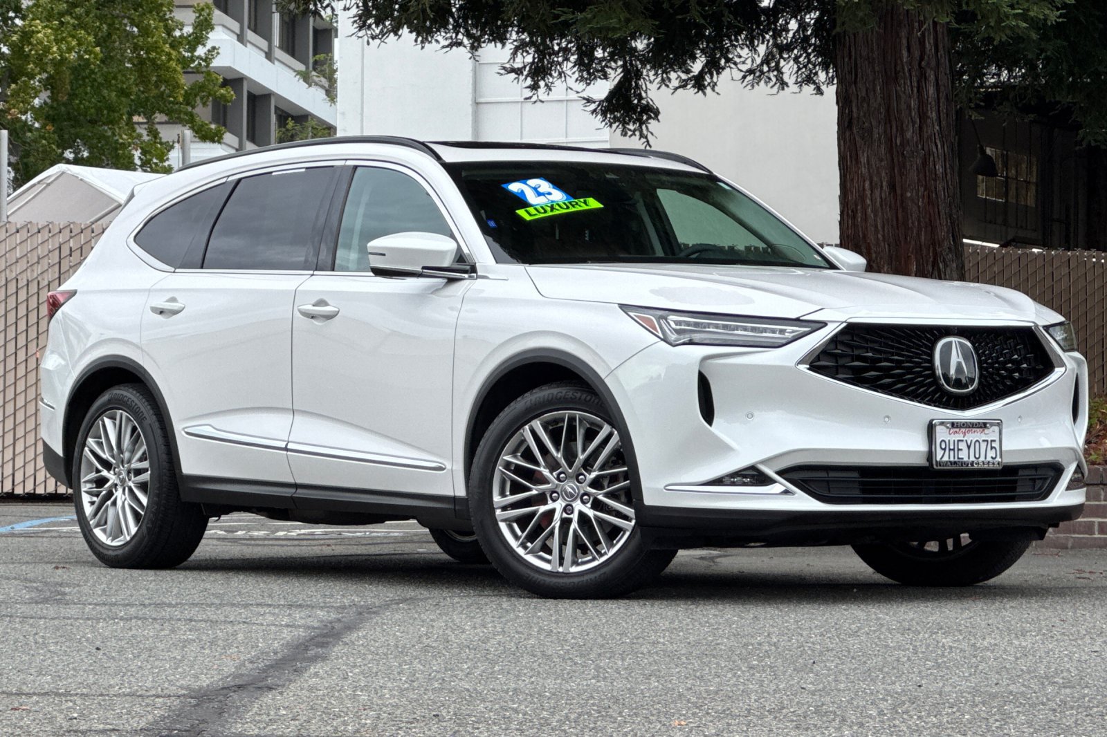 Used 2023 Acura MDX w/ Advance Package AWD/4WD image 2