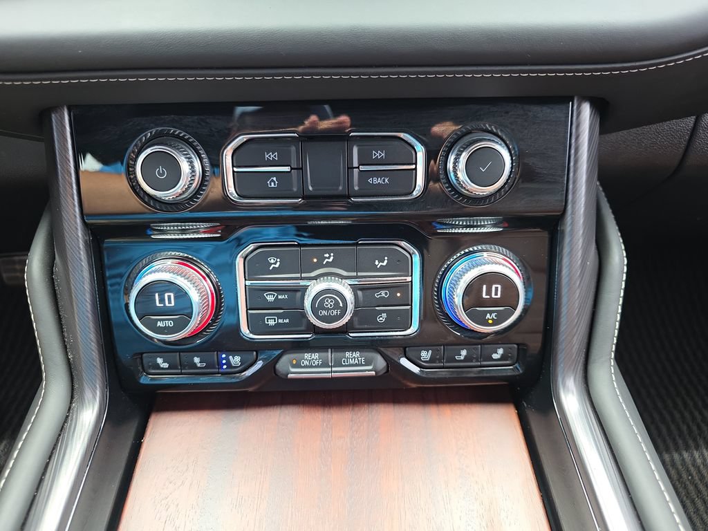Used 2023 GMC Yukon Denali Ultimate AWD/4WD image 27