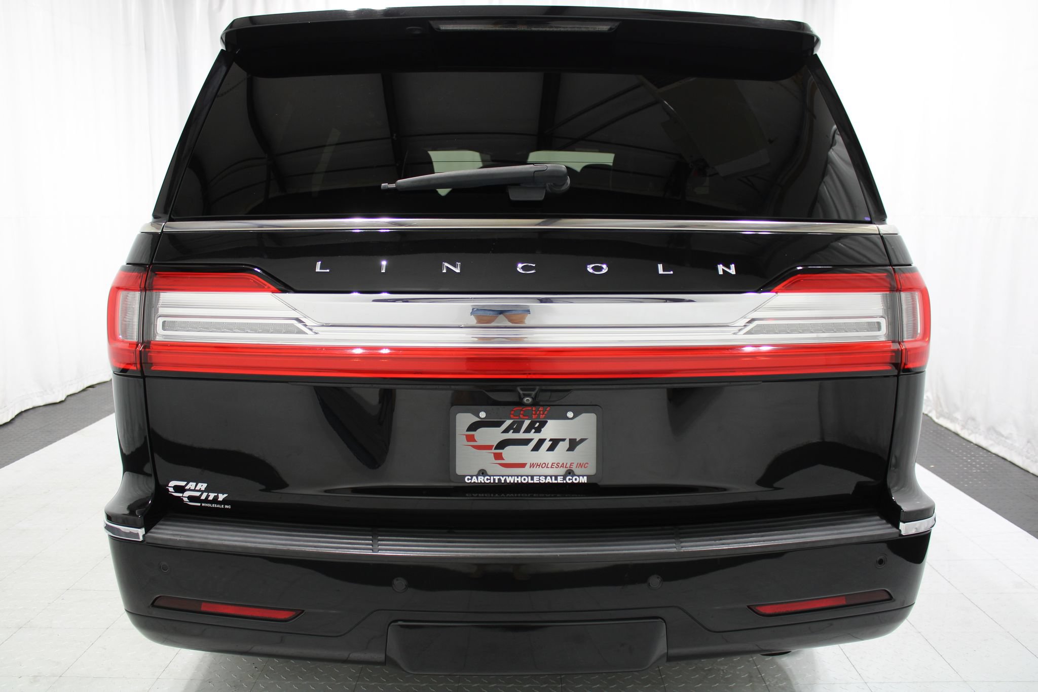 Used 2019 Lincoln Navigator Reserve AWD/4WD image 7