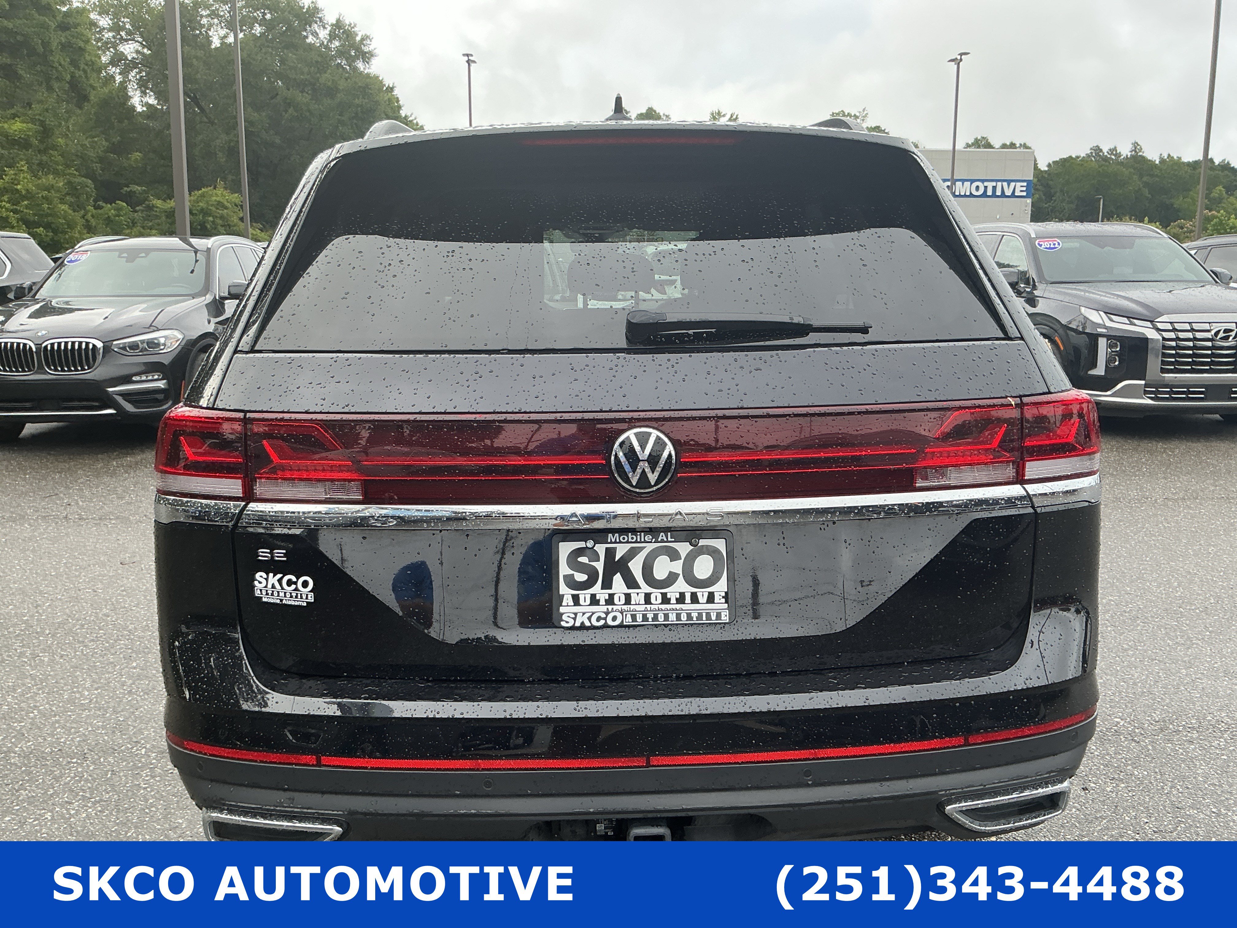 Used 2025 Volkswagen Atlas SE FWD image 4