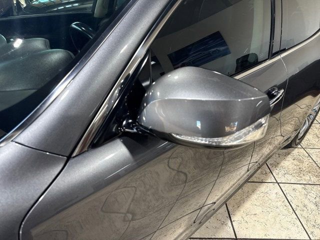 Used 2016 INFINITI Q70 Hybrid w/ Deluxe Touring Package image 9