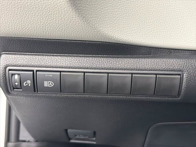 Certified 2026 Toyota Corolla LE FWD image 28