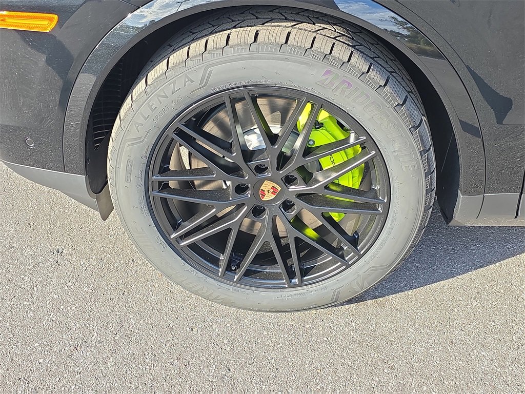 New 2026 Porsche Cayenne E-Hybrid Coupe image 12
