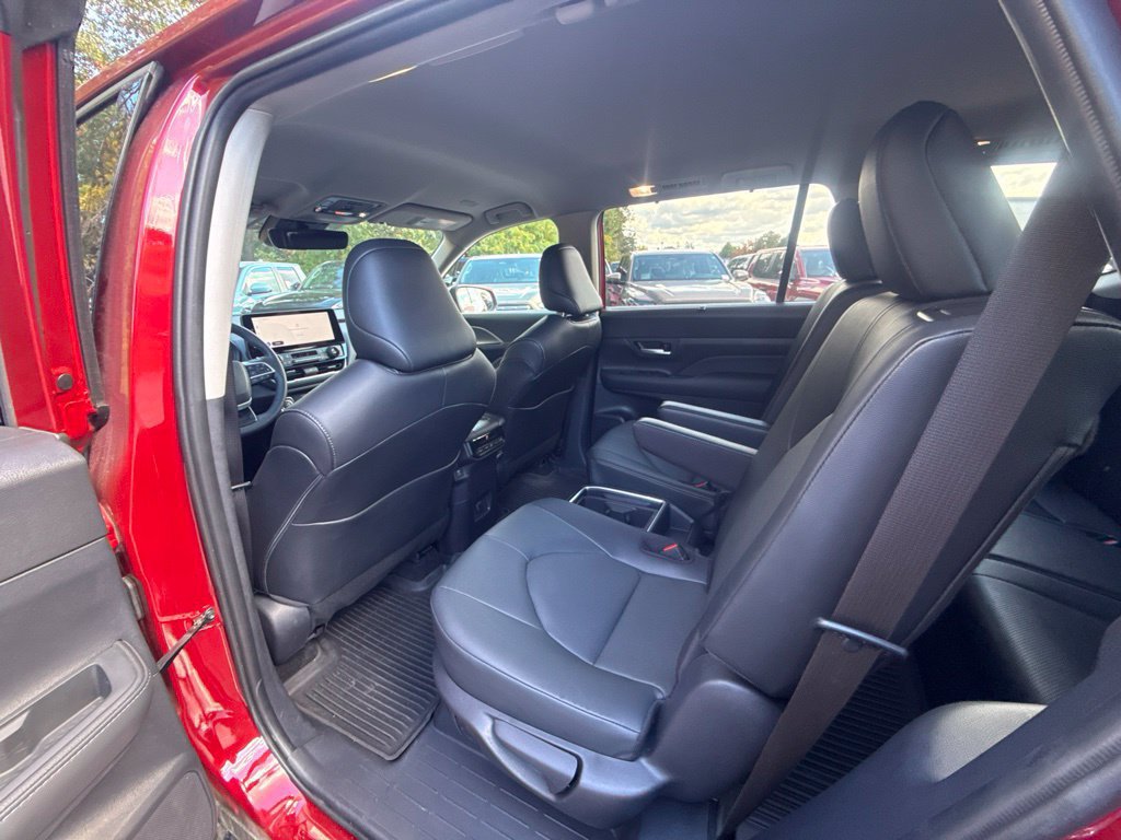 Used 2026 Toyota Grand Highlander AWD image 15