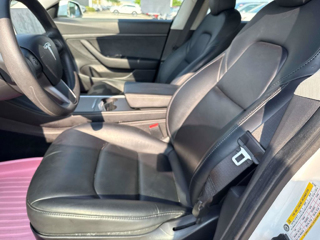 Used 2021 Tesla Model 3 Standard Range Plus RWD image 18