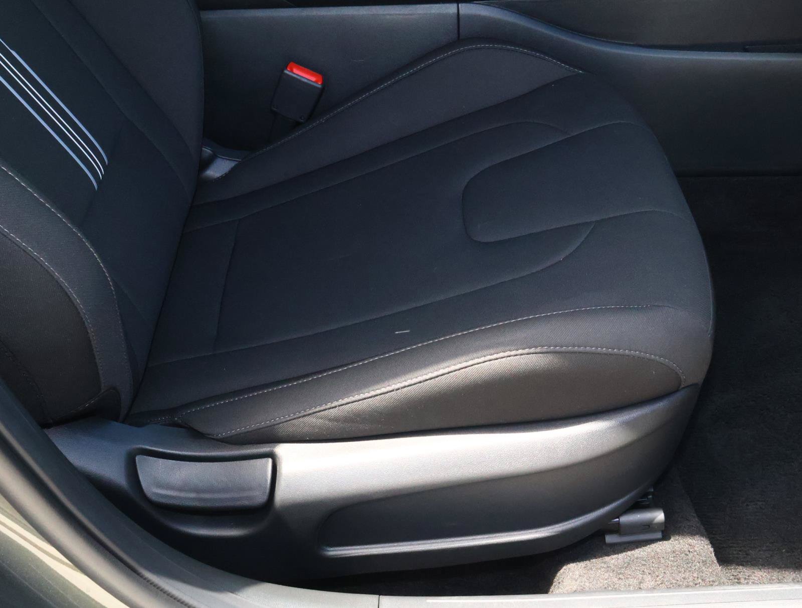 Used 2026 Hyundai Elantra SEL Sport Premium FWD image 18