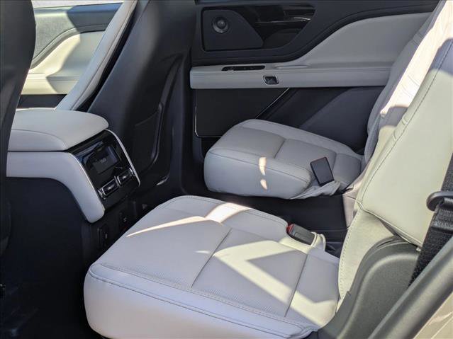 New 2026 Lincoln Aviator Reserve image 14