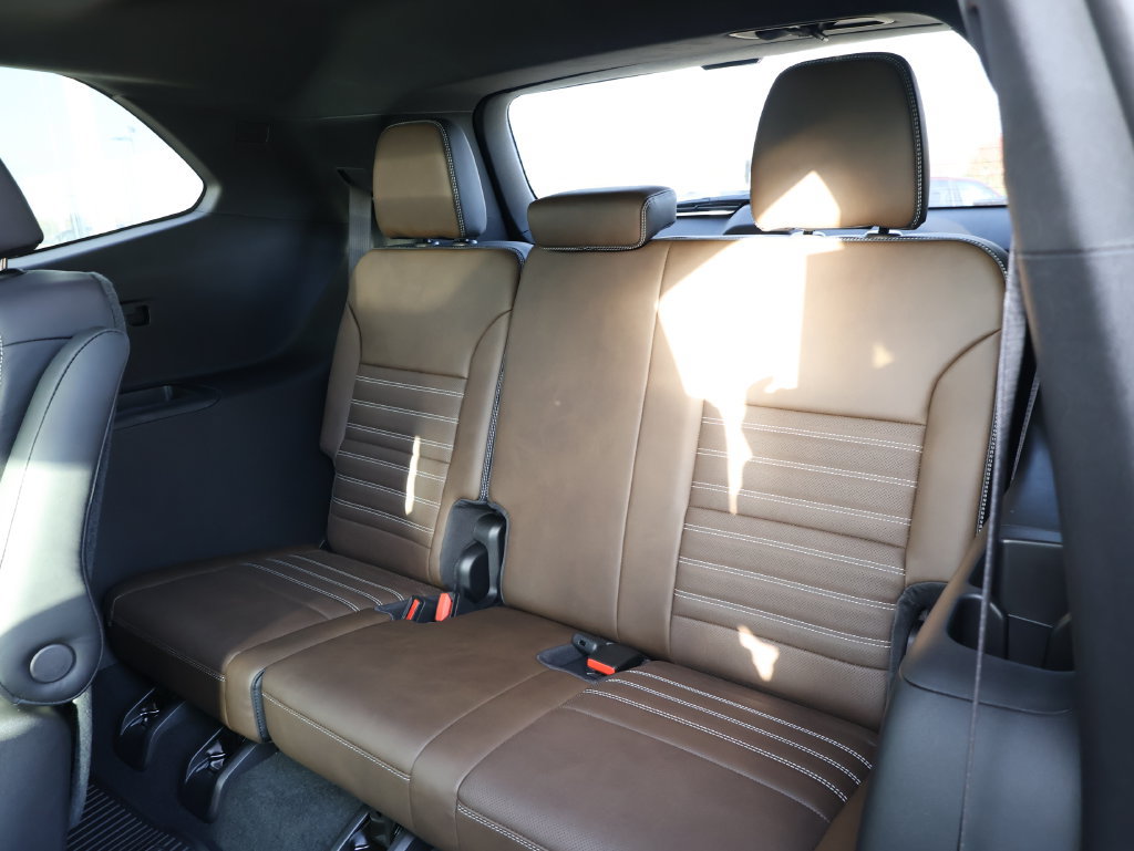 New 2027 GMC Acadia Denali Ultimate w/ LPO, Floor Liner Package AWD/4WD image 28