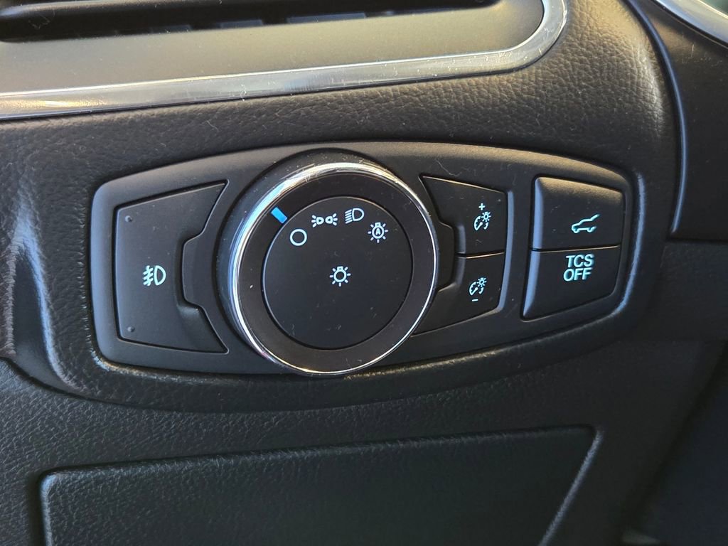 Used 2019 Ford Edge Titanium w/ Cold Weather Package AWD/4WD image 37