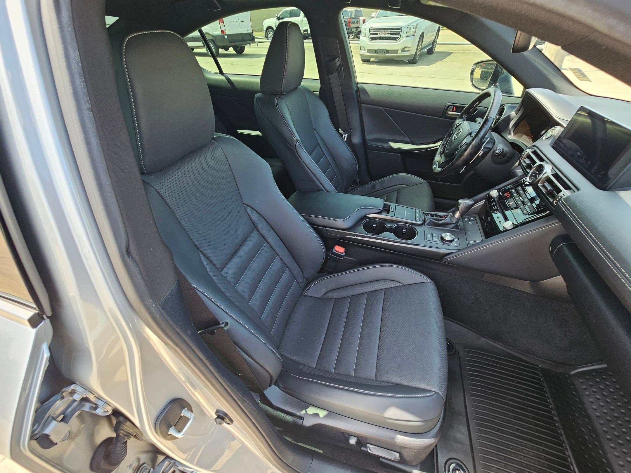 Used 2022 Lexus IS 350 F Sport w/ Dynamic Handling Package RWD image 30