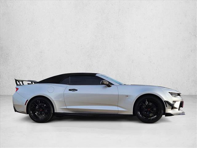 Used 2017 Chevrolet Camaro SS RWD image 4