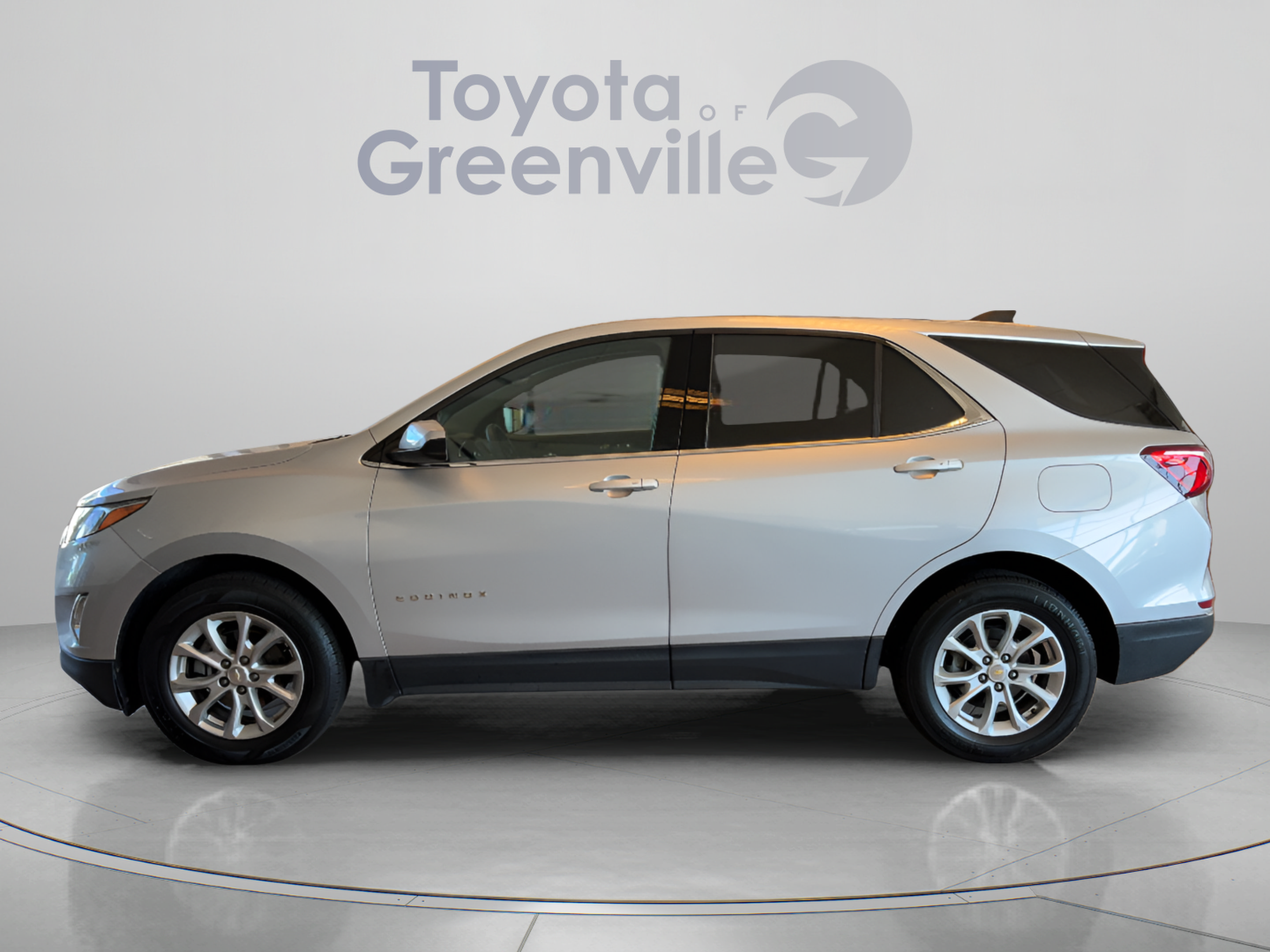 Used 2019 Chevrolet Equinox LT FWD image 2