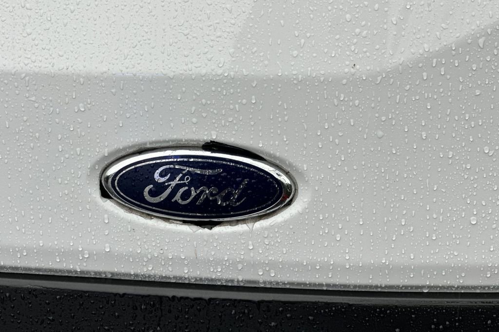 Used 2022 Ford E-Transit Medium Roof w/ Load Area Protection Package image 29