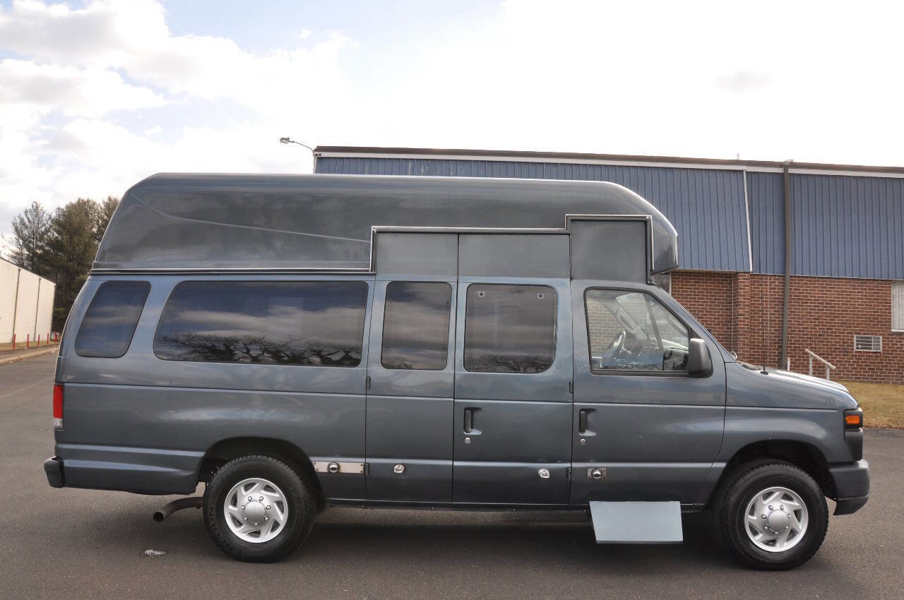 Used 2014 Ford E-350 and Econoline 350 Extended Super Duty w/ Power Group image 8