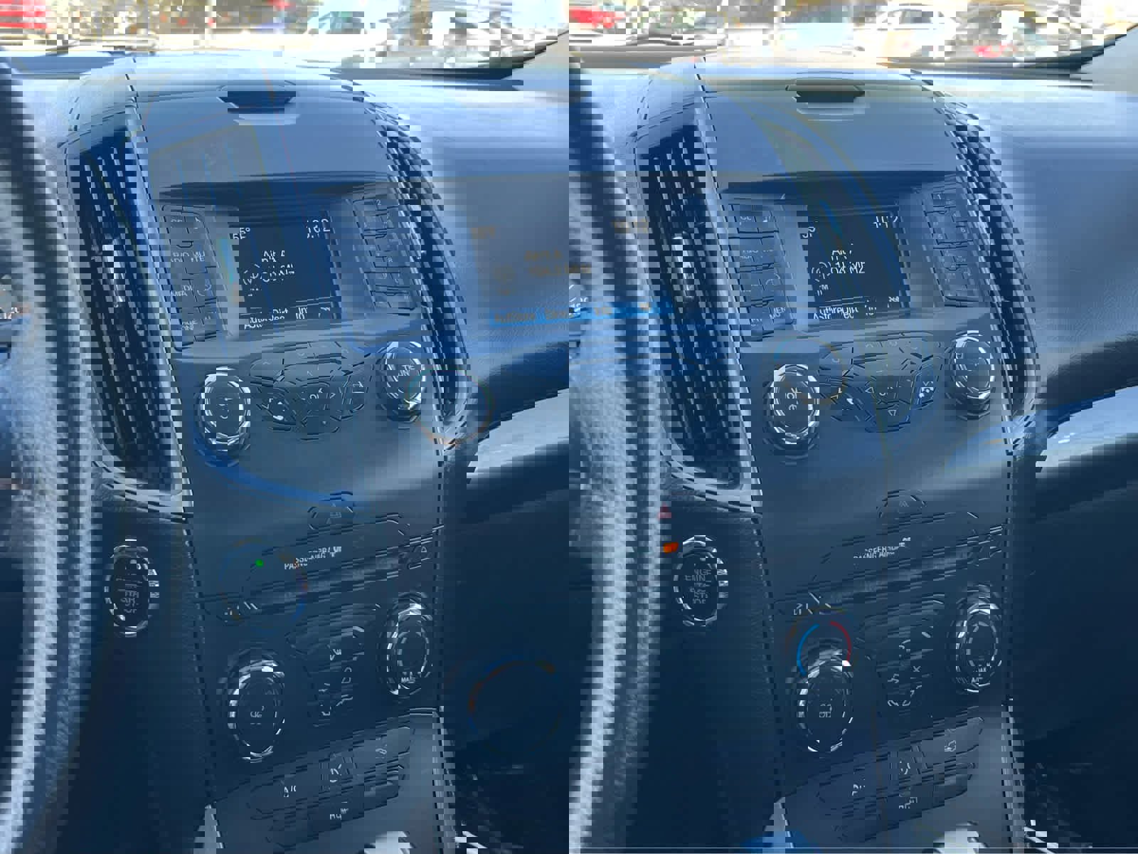 Used 2017 Ford Edge SE image 35