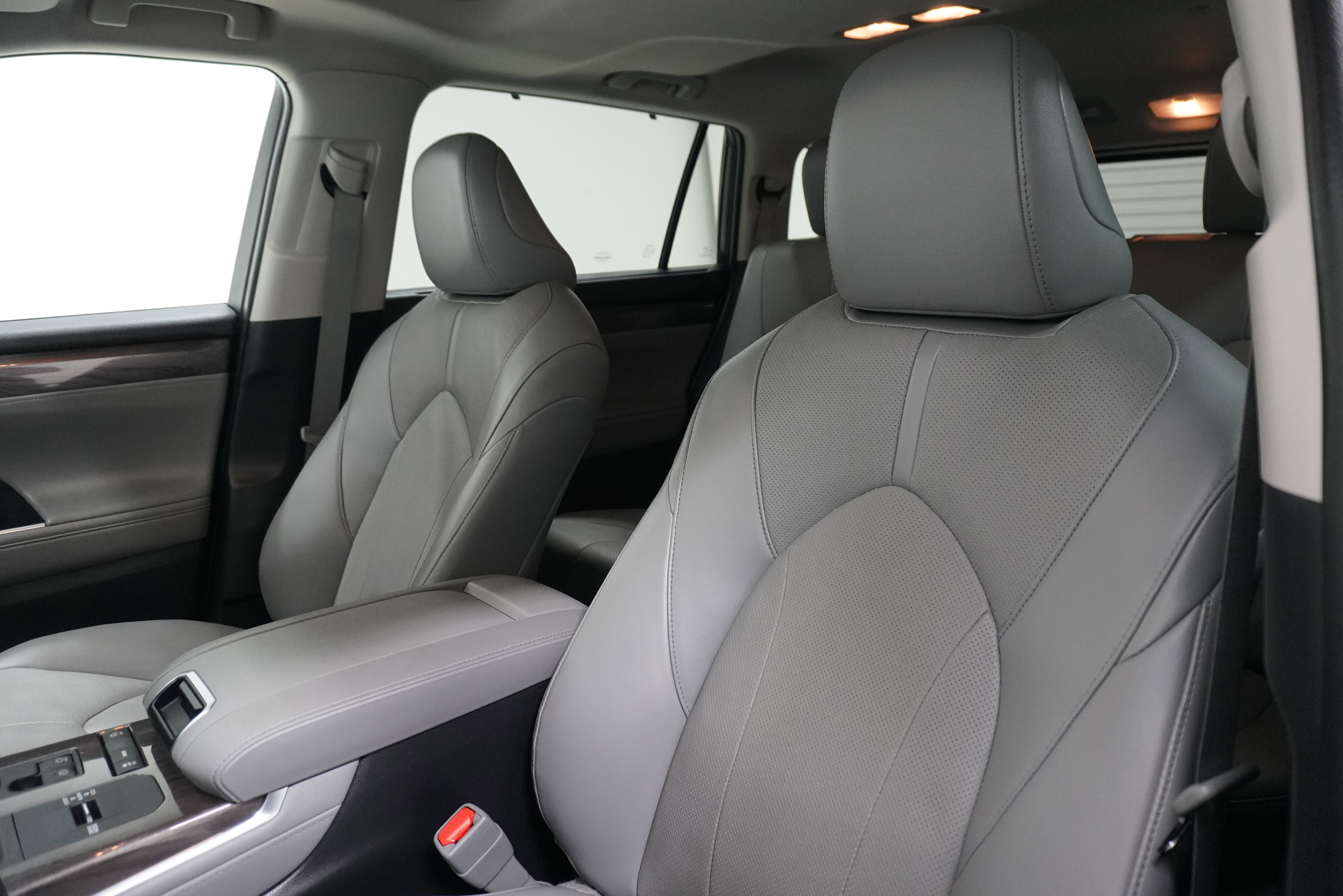 Used 2022 Toyota Highlander Limited image 10