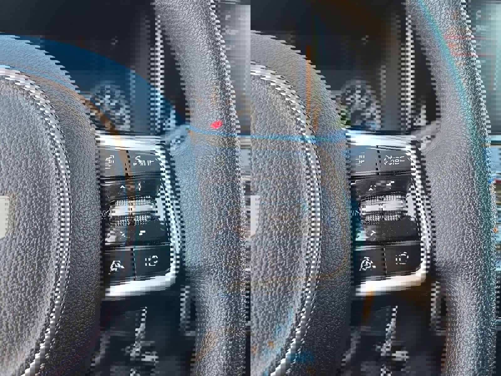 Used 2023 Kia Sorento LX image 23