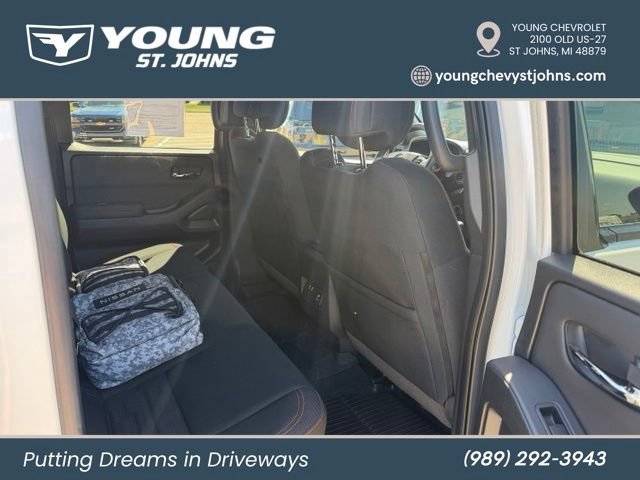Used 2023 Nissan Frontier PRO-4X w/ Pro Convenience Package AWD/4WD image 17