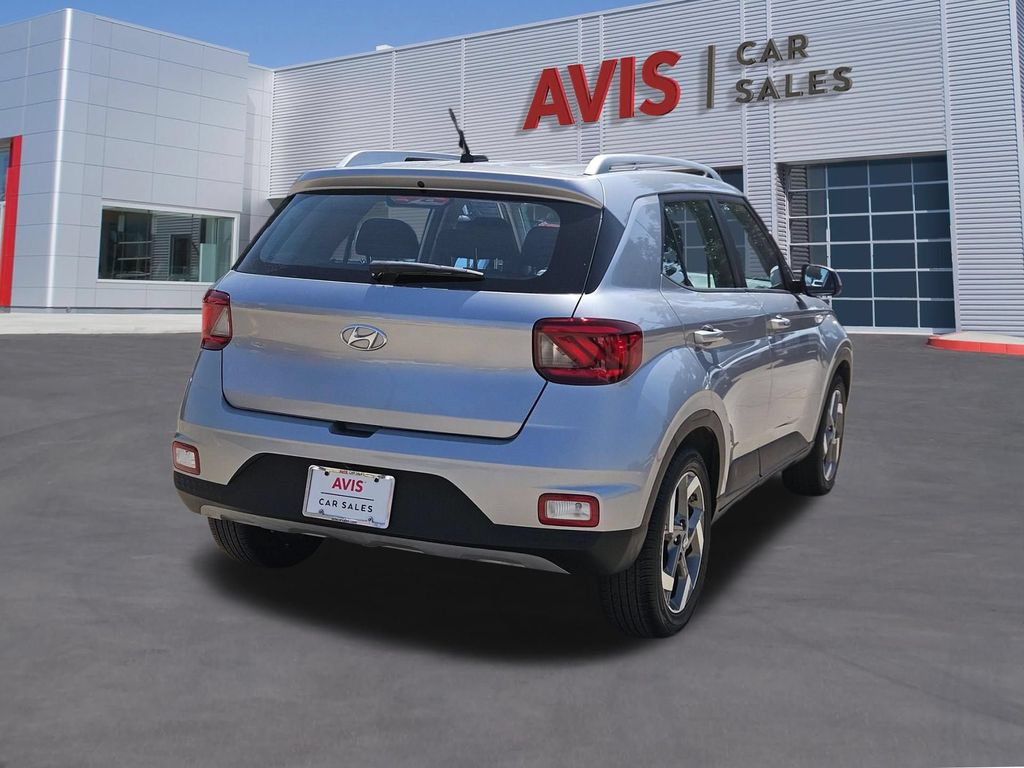 Used 2025 Hyundai Venue SEL FWD image 6