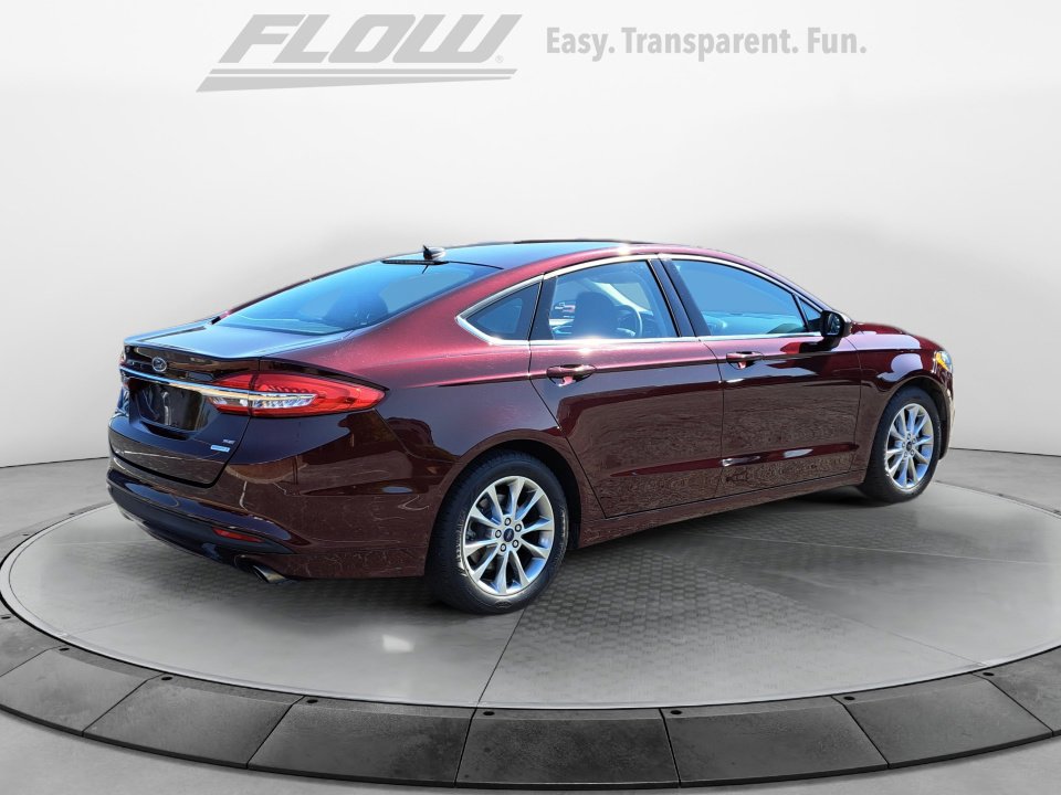 Used 2017 Ford Fusion SE w/ Fusion SE Technology Package FWD image 8