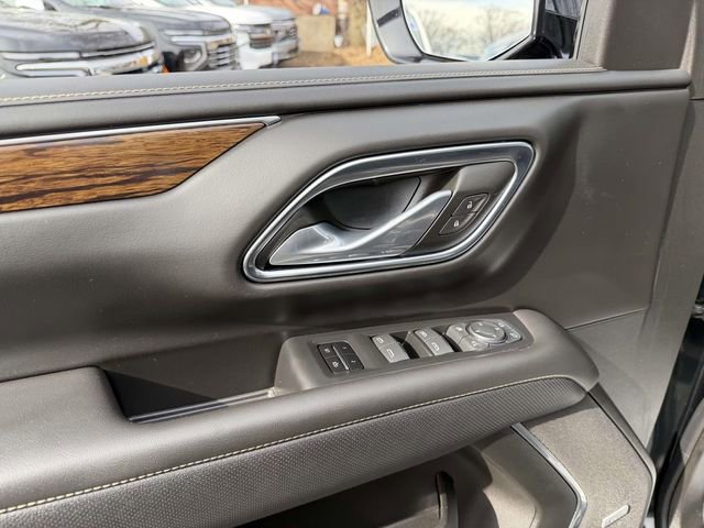 Used 2024 Chevrolet Suburban Premier AWD/4WD image 21
