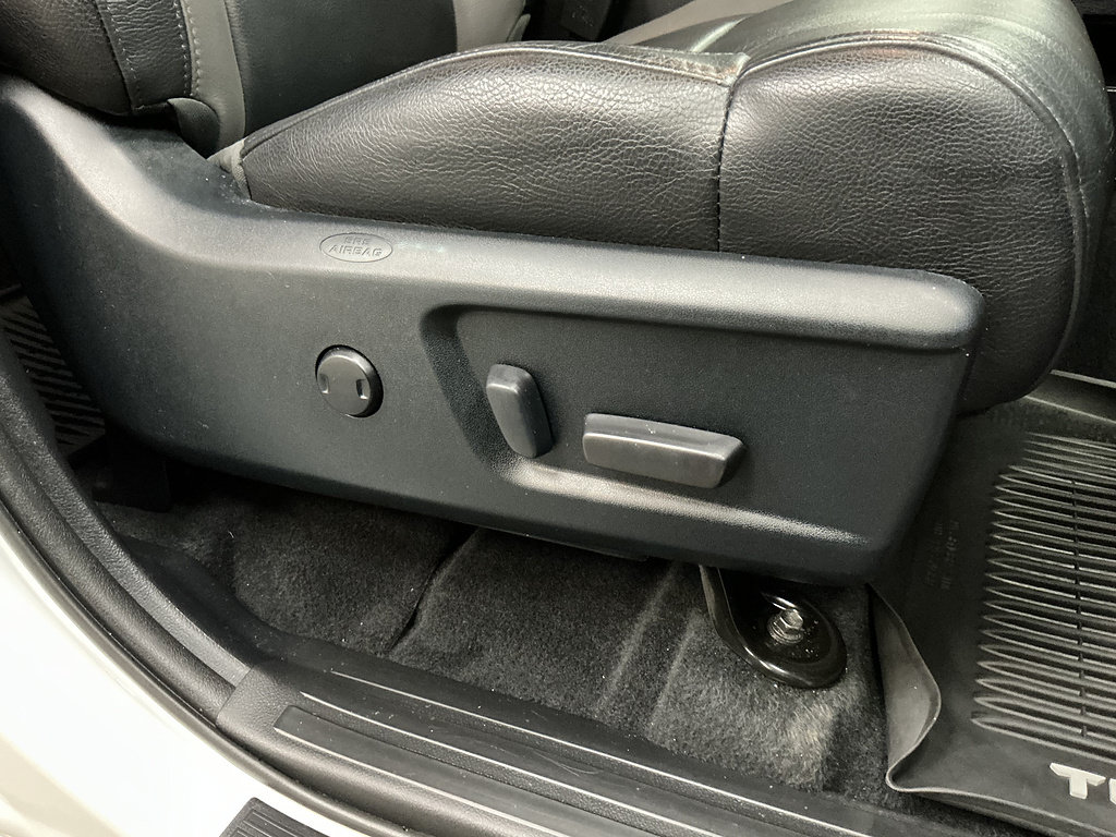 Used 2018 Toyota Tundra Limited w/ Limited Premium Package AWD/4WD image 37