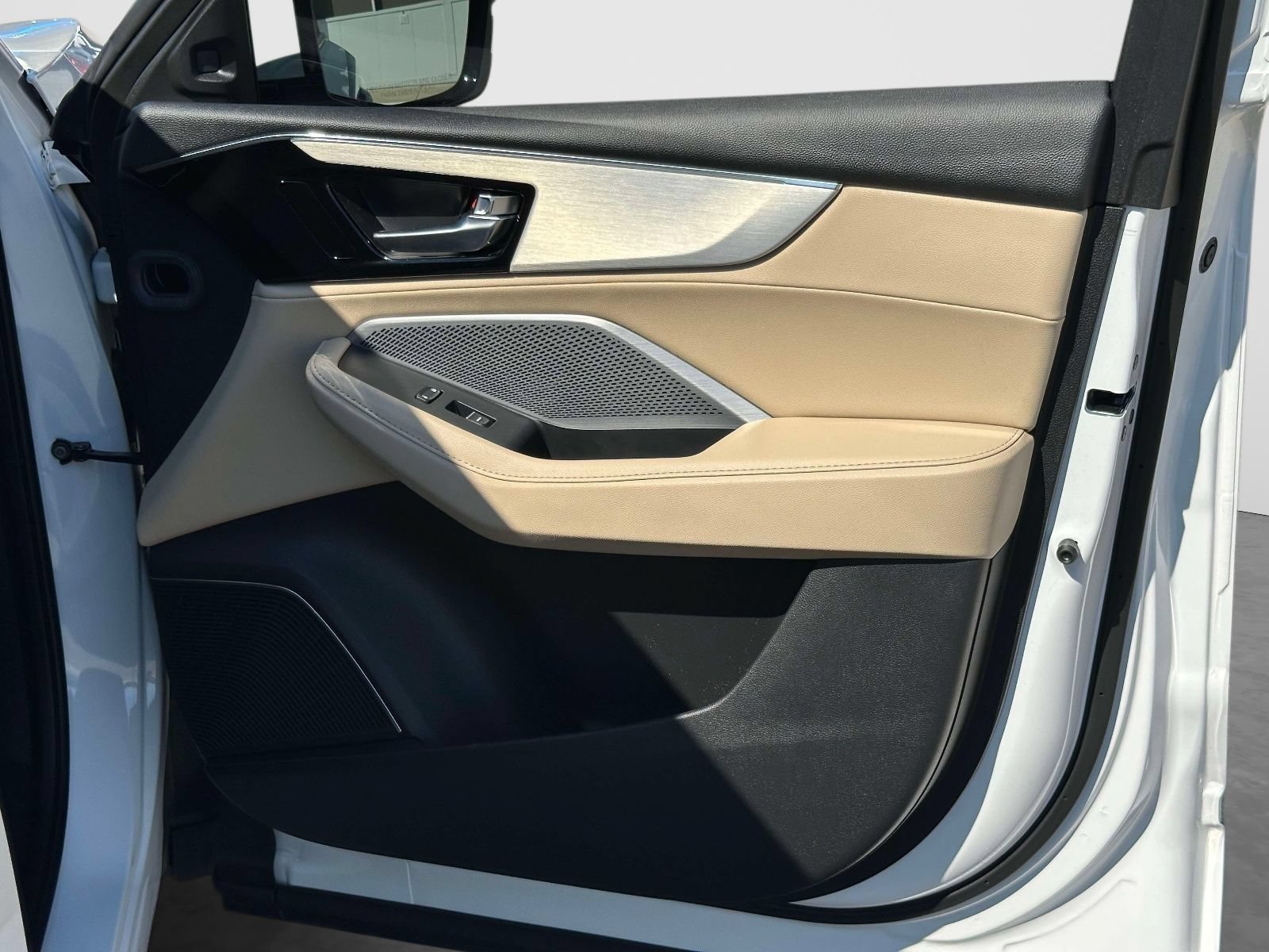 Certified 2025 Acura MDX SH-AWD image 9