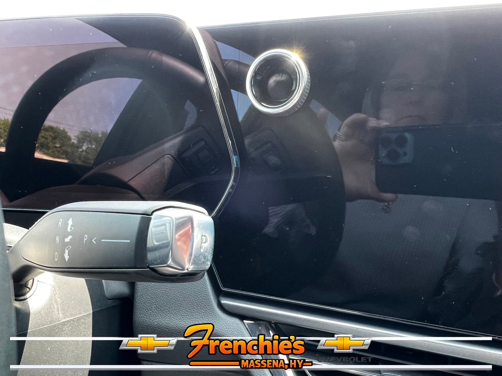 Used 2025 Chevrolet Equinox EV RS AWD/4WD image 17