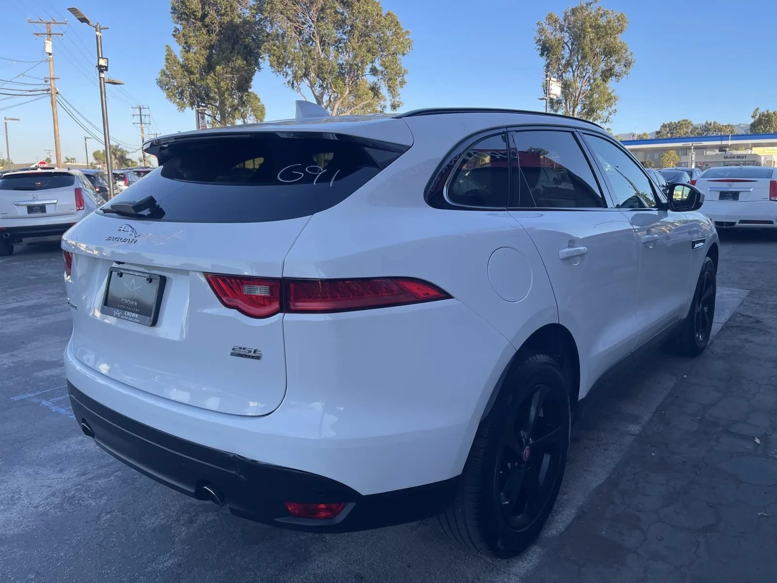 Used 2019 Jaguar F-PACE Premium AWD/4WD image 5