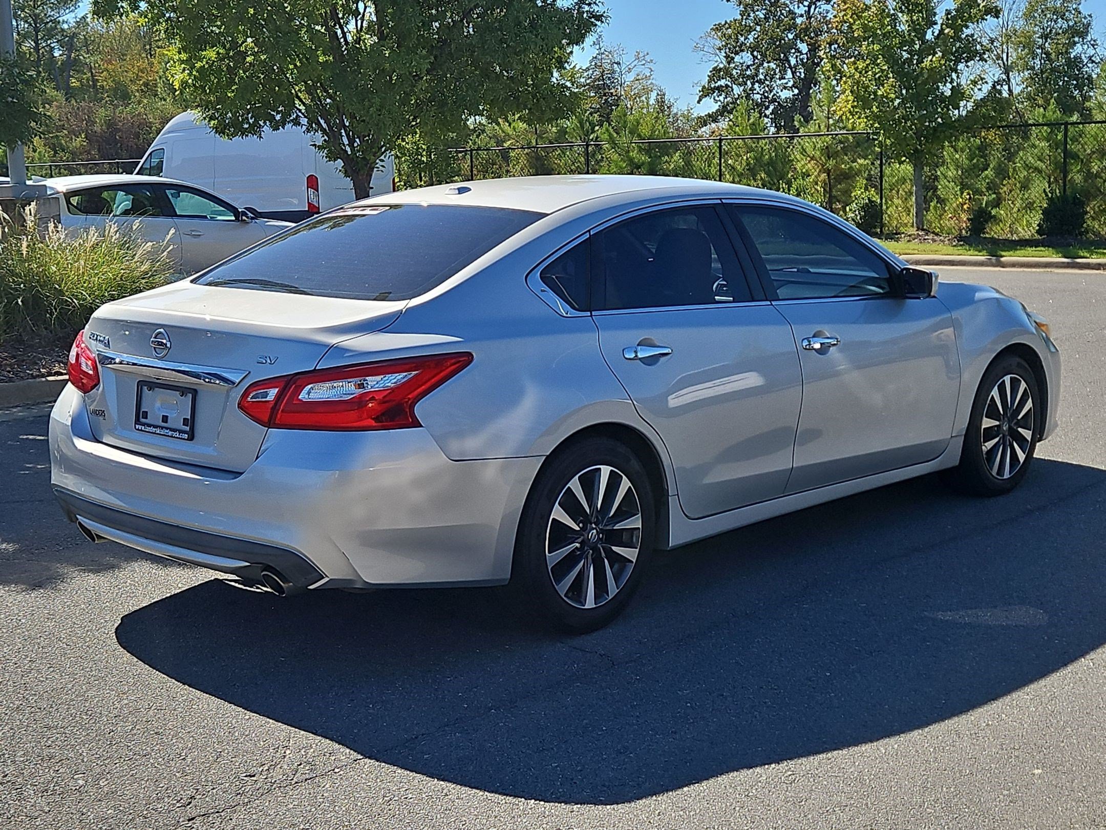 Used 2017 Nissan Altima 2.5 SV FWD image 7