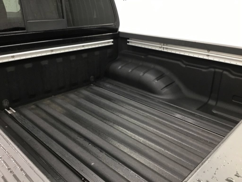 Used 2019 Nissan Frontier PRO-4X AWD/4WD image 14