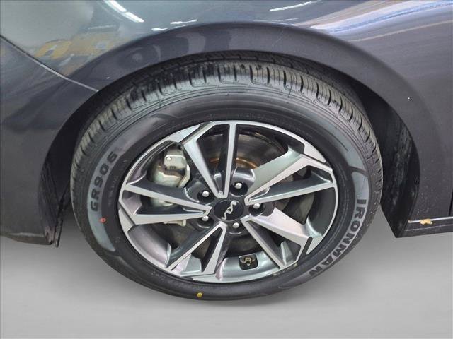 Used 2023 Kia Forte LXS FWD image 27
