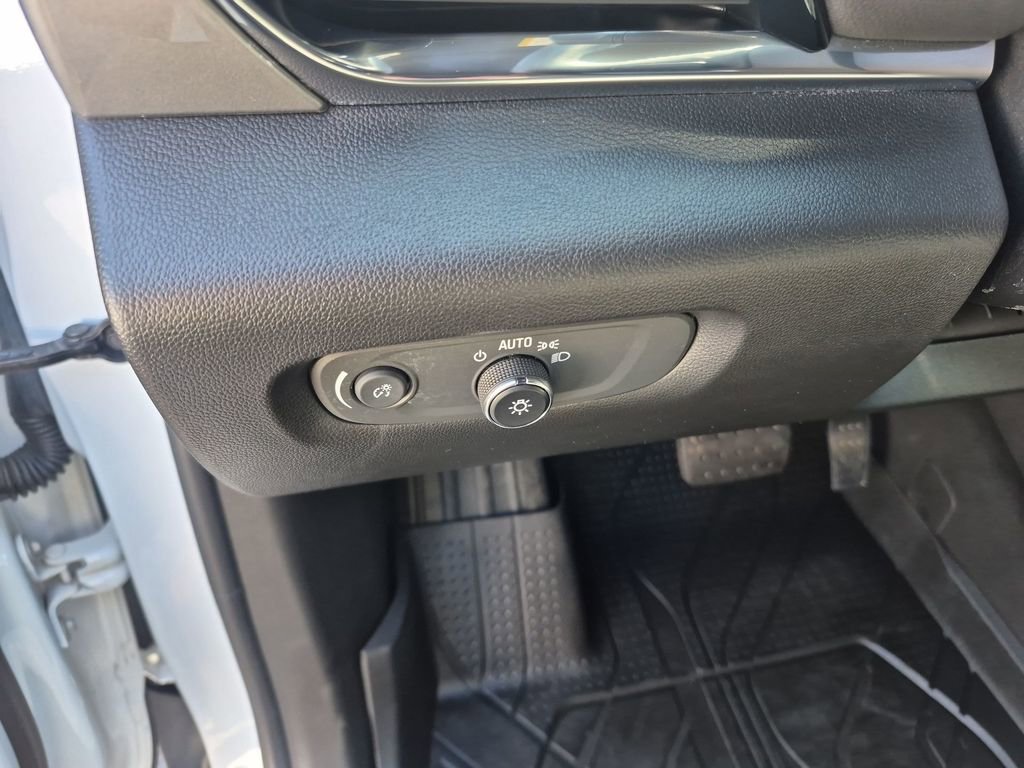 Certified 2023 Chevrolet Traverse LT FWD image 21