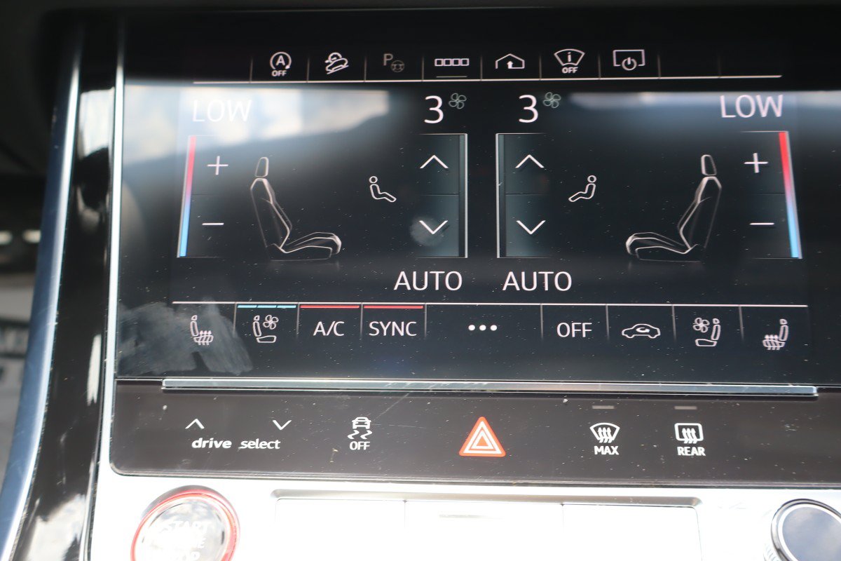 Used 2023 Audi SQ7 Prestige AWD/4WD image 12