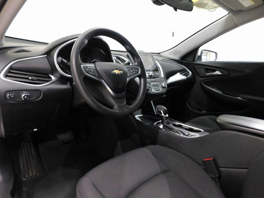 Used 2022 Chevrolet Malibu LT image 30